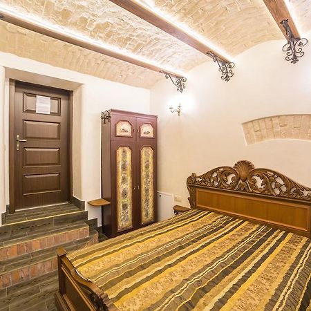 Apartments On Valova 16, On Market Square Львів Екстер'єр фото