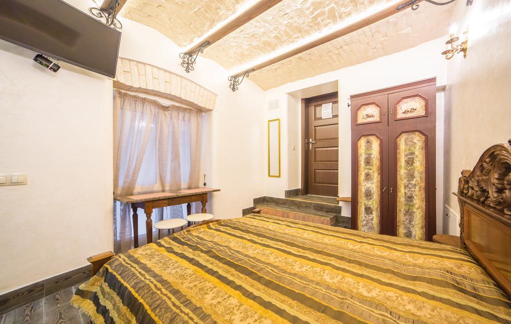 Apartments On Valova 16, On Market Square Львів Екстер'єр фото