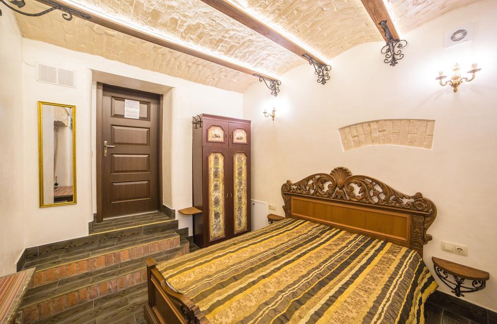 Apartments On Valova 16, On Market Square Львів Екстер'єр фото